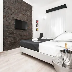 Πανσιόν Black Colosseo, Ρώμη